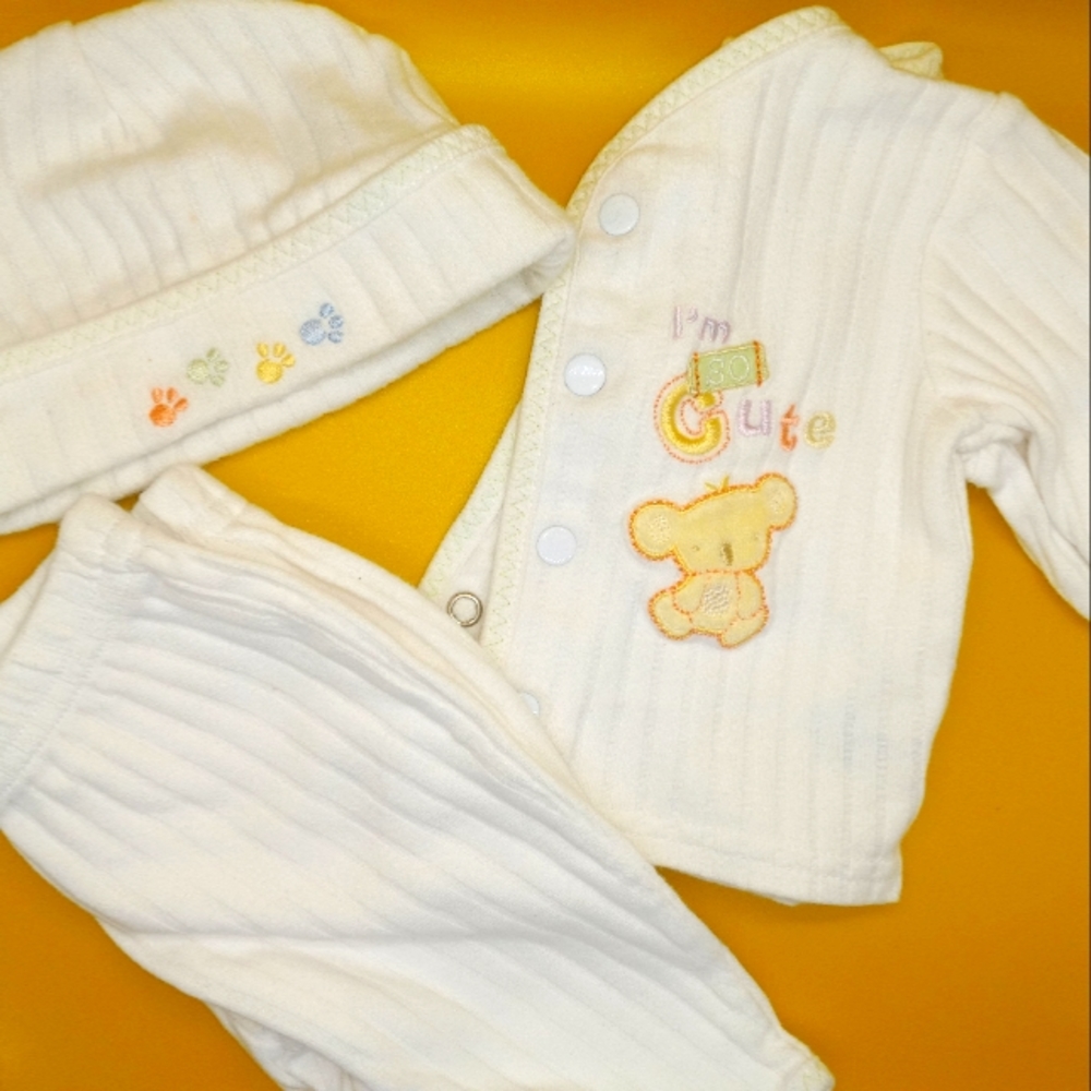 3 pc.Carter's Newborn Outfit